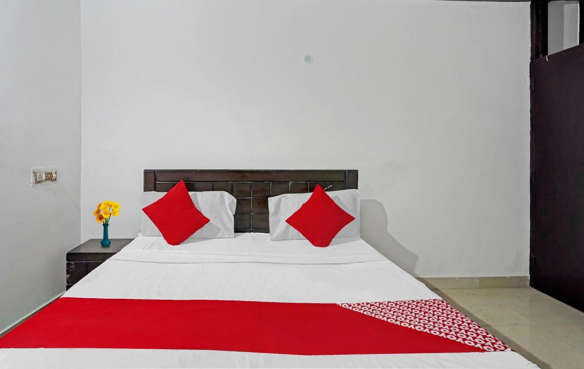 Hotel O Sunrise Near Select Citywalk Mall 3*