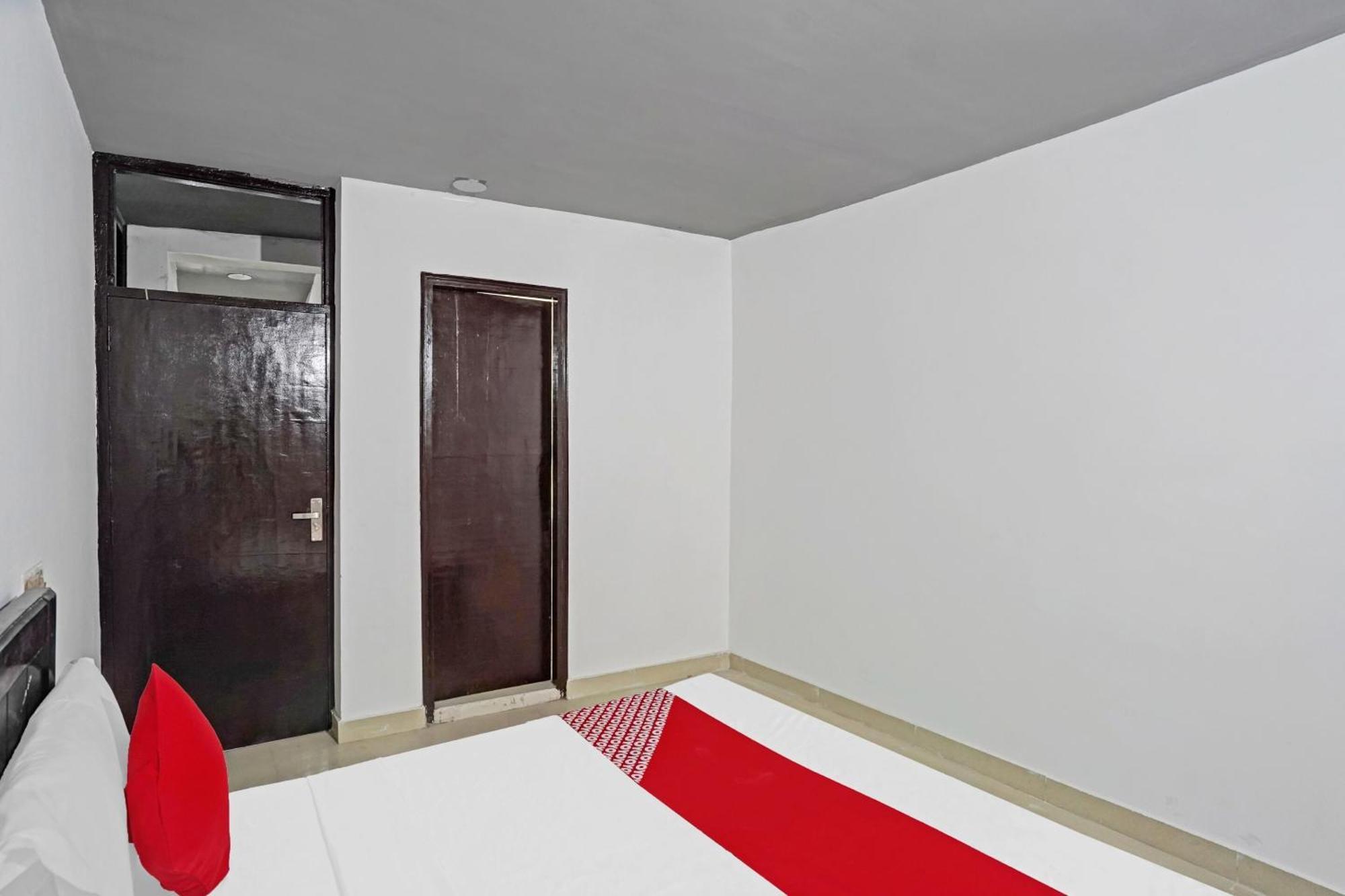 Hotel O Sunrise Near Select Citywalk Mall