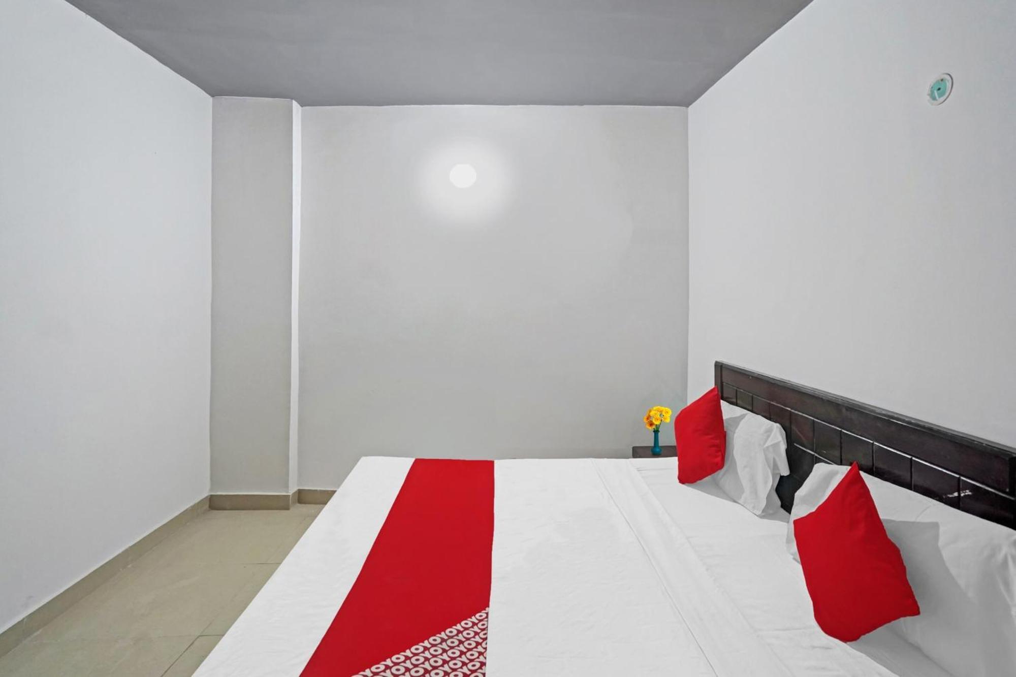 O Sunrise Near Select Citywalk Mall 3*