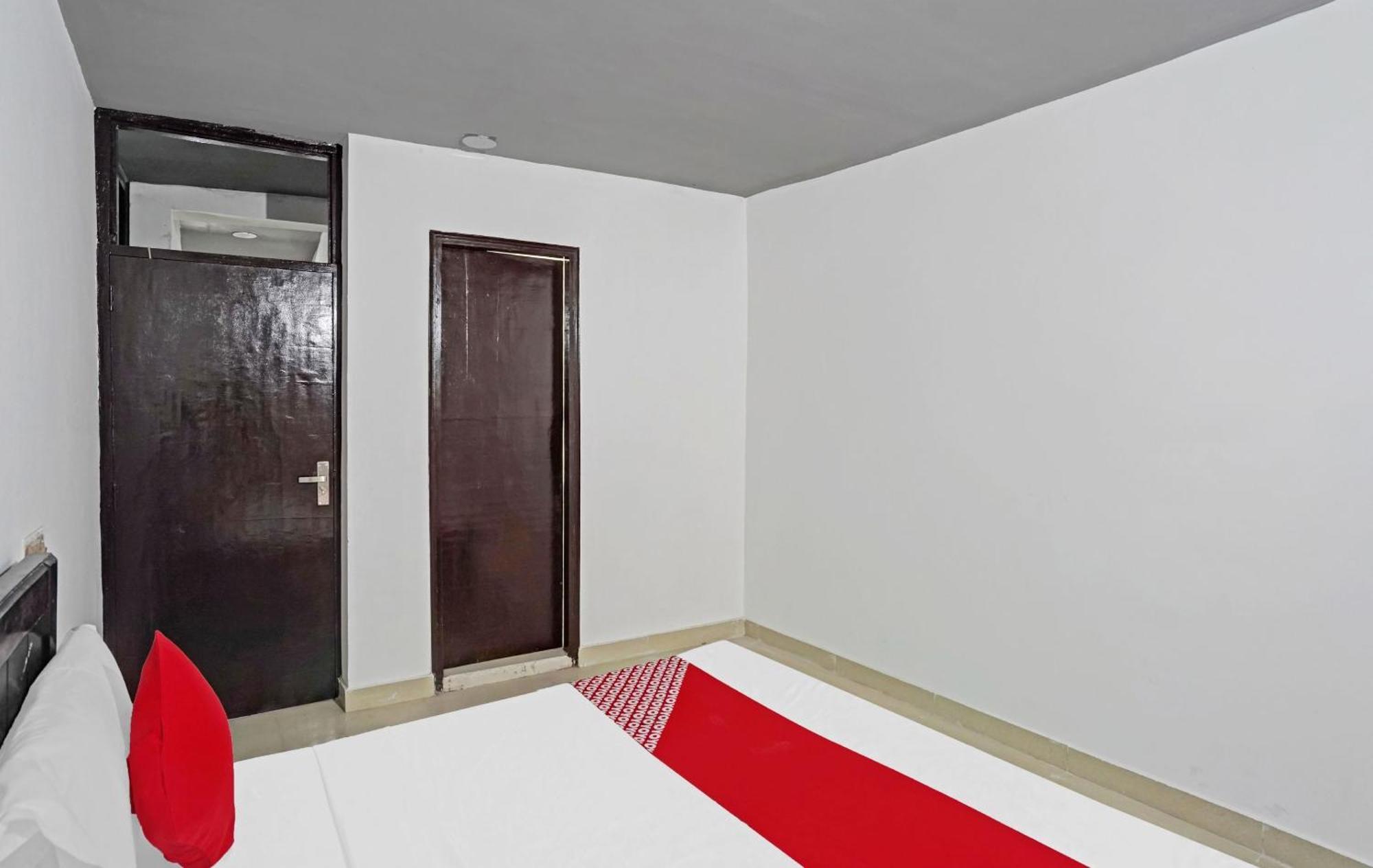 Hotel O Sunrise Near Select Citywalk Mall