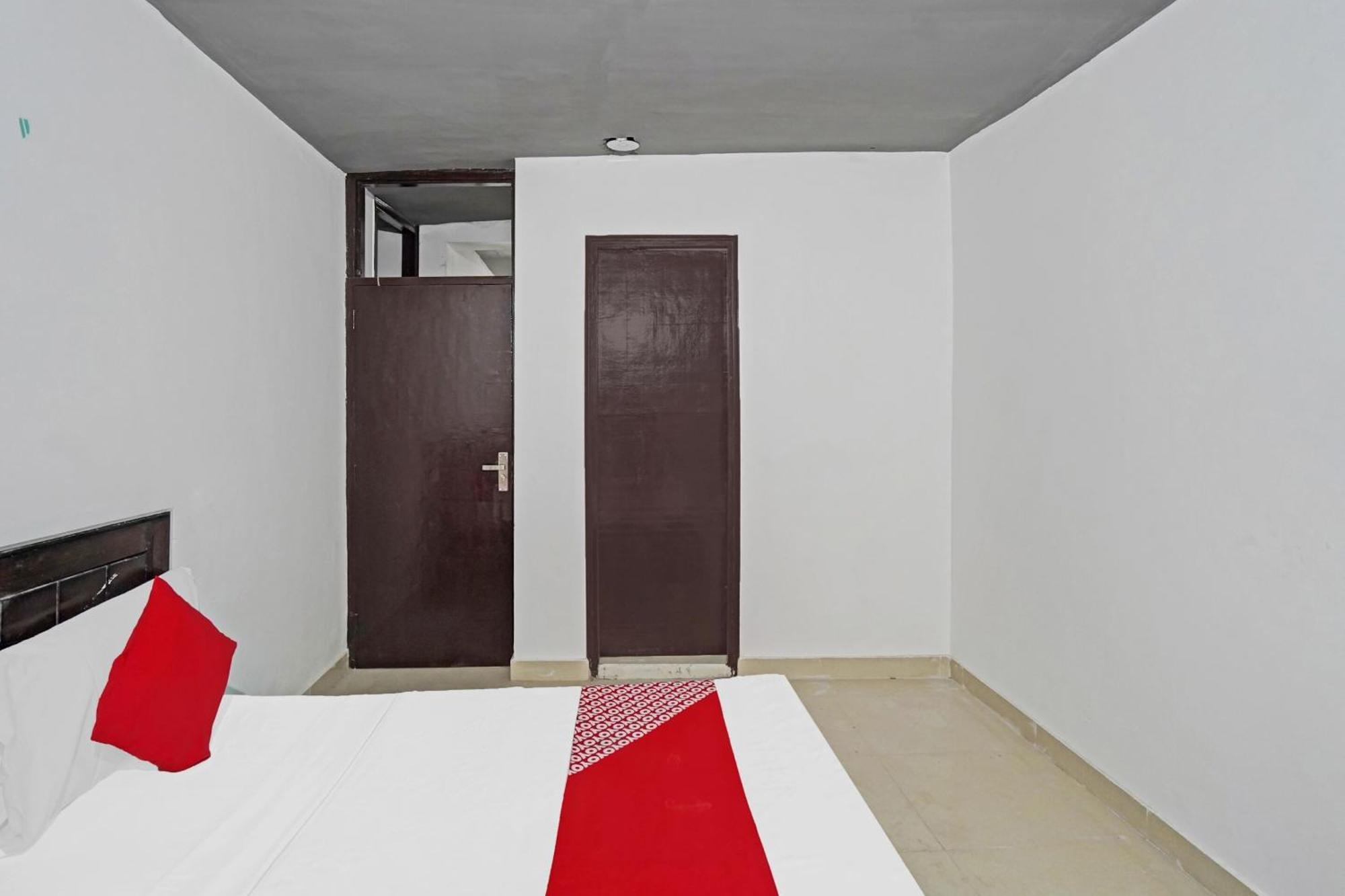 Hotel O Sunrise Near Select Citywalk Mall